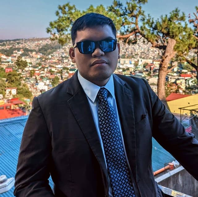 Josiah Manzano, Founder of WeblitzStack